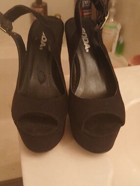 Soda Black Platform Peep-Toe Slingback Heels,sz.7